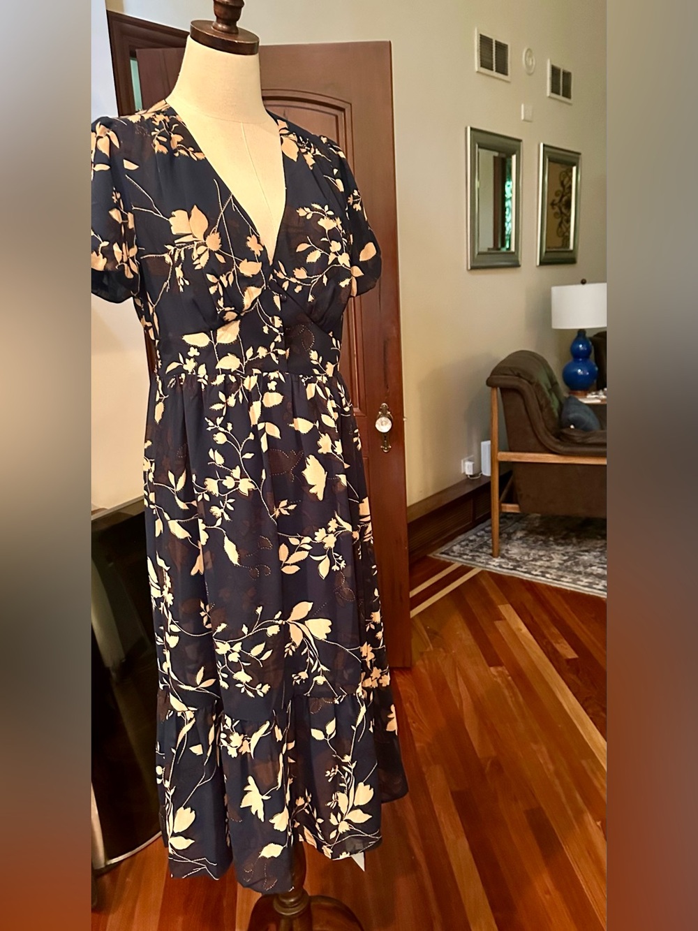 NWT! Navy Floral V-Neck Midi Dress